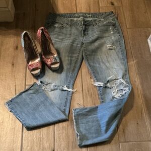 American Eagle Outfitters Light Blue Distressed Straight Leg Jeans